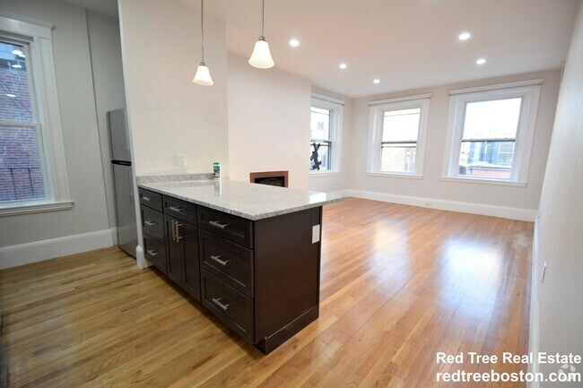 Building Photo - 48 Gloucester St Unit 2 Rental