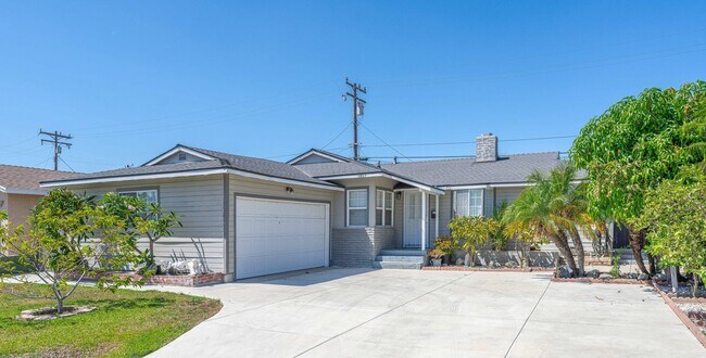 Building Photo - Sleek and Modern Single Family Home in Anaheim