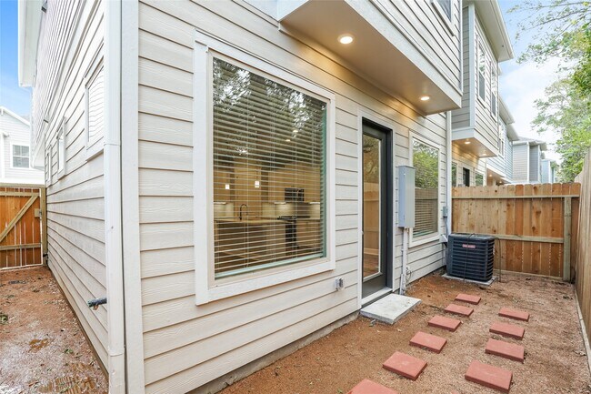 Photo - 5117 Royal Heath Dr