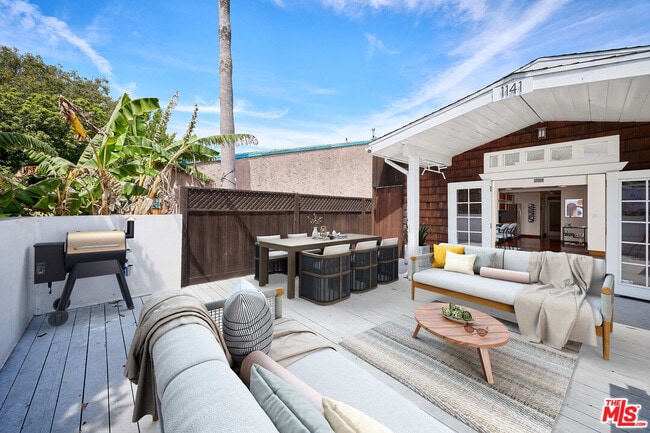 Building Photo - 1141 Cabrillo Ave