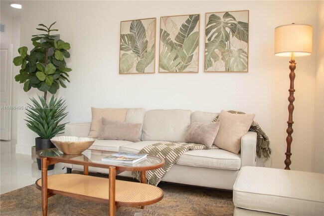 Photo - 1453 W 29th St Unidad 307