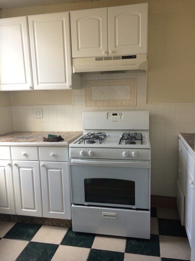 72 Greenbush St