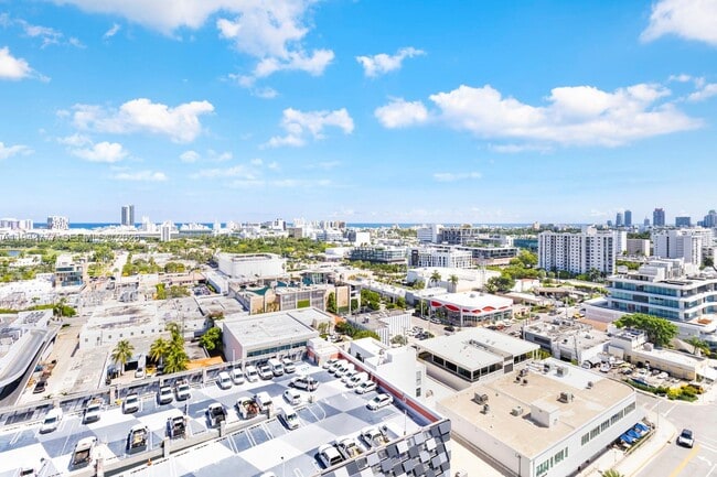 Building Photo - 1800 Sunset Harbour Dr Unit 1909