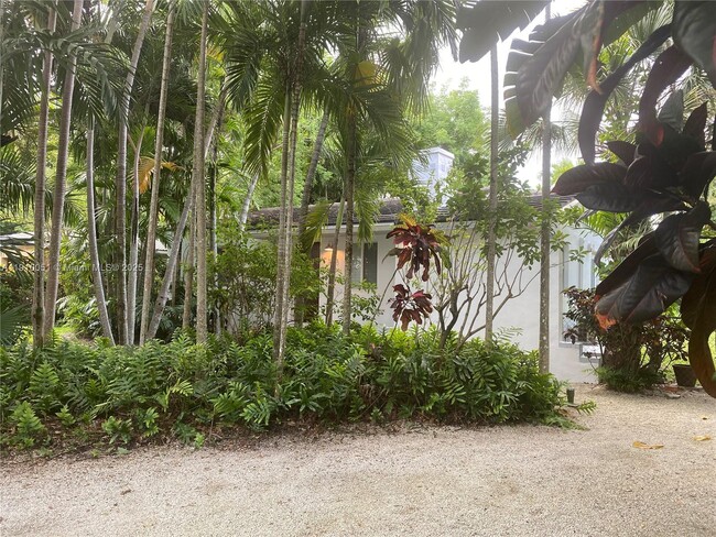 Photo - 350 Hibiscus Dr