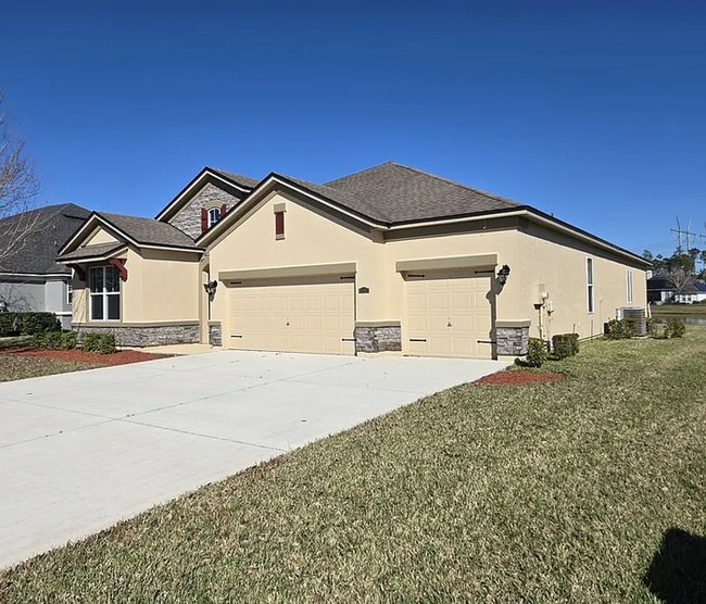 Photo - Stunning Waterfront 4/3 in Middleburg