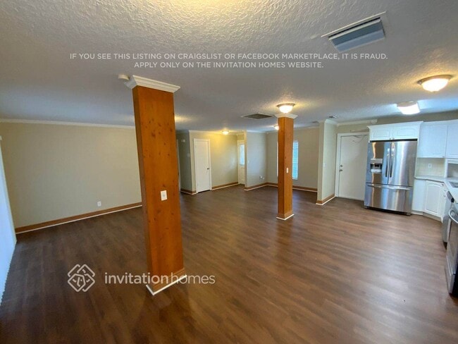 Photo - 3857 Bluebell St