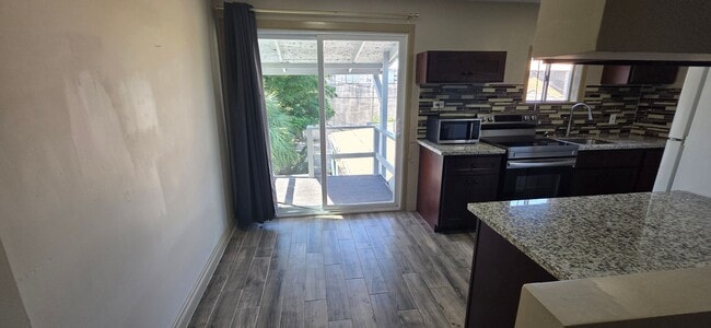 Photo - 2213 Avenue K Unit Apt 3