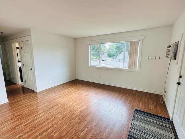 Photo - 608 NW 10th Ave