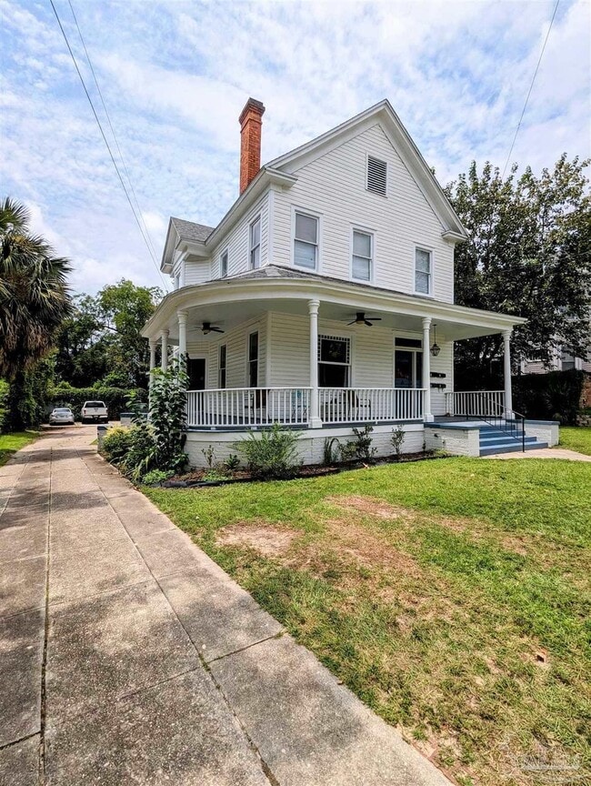 Photo - 911 N Spring St