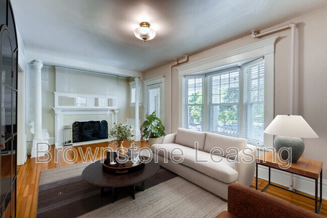 Building Photo - 1126 Emerson St