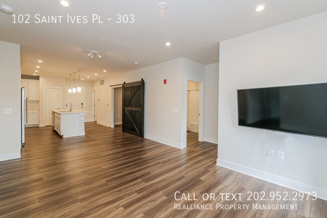 Photo - 102 St Ives Pl Unidad 303