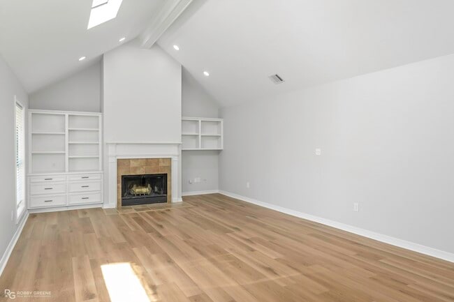 Building Photo - 409 Persimmon Dr
