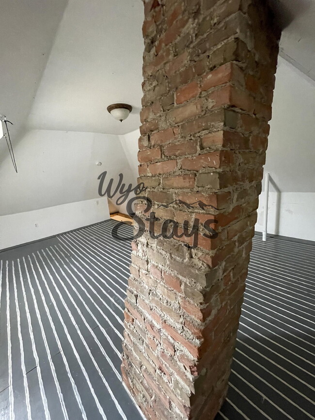 Photo - 625 Lewis St Unit B