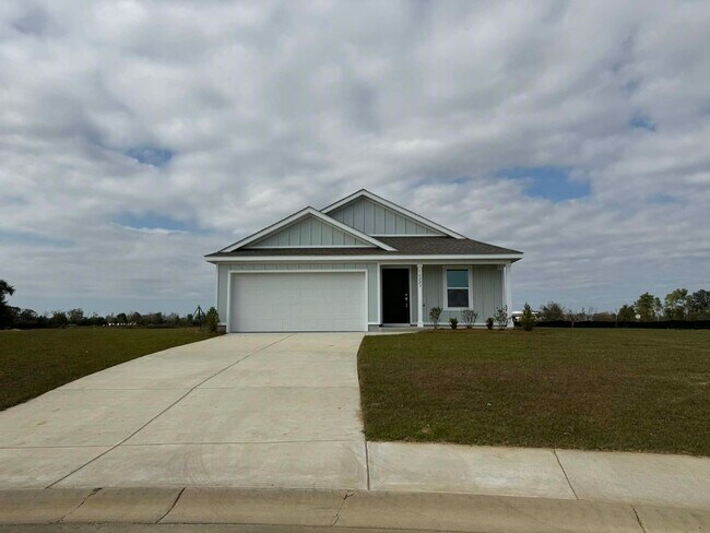 Photo - Four Bedroom/Two Bath - Summerdale