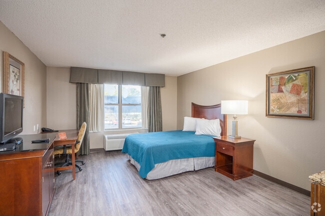 Queen Bed Suite - Town Square Place