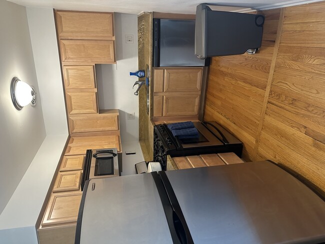 Photo - 1415 W Lunt Ave Unit 408