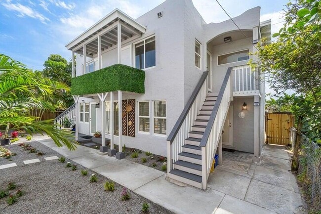 Building Photo - 414 33rd St Unit 201