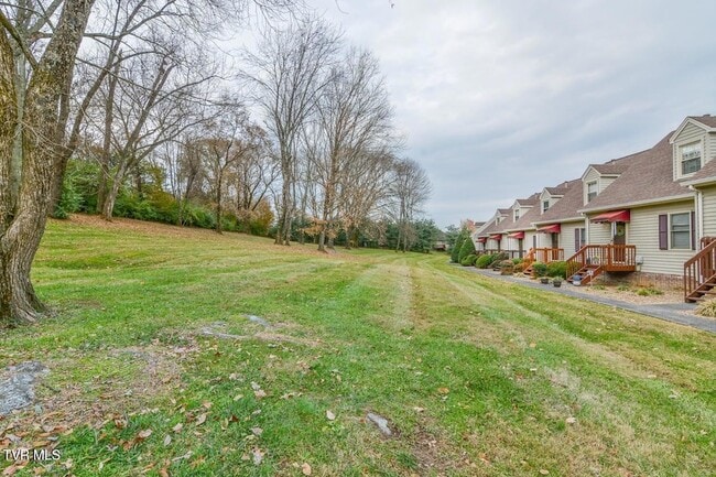 Photo - 2503 E Lakeview Dr