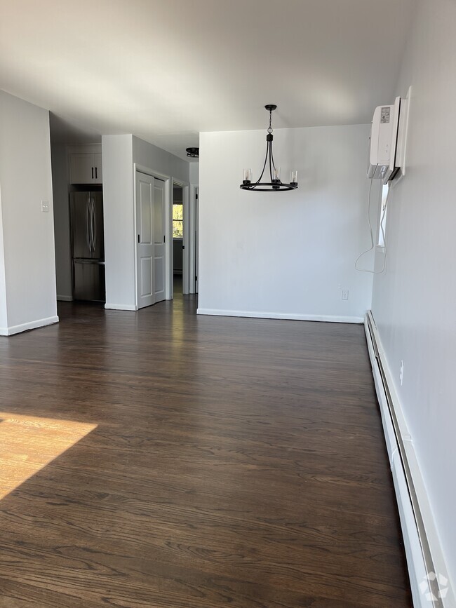 Building Photo - 830 Garrett Ln Unit 2B Rental
