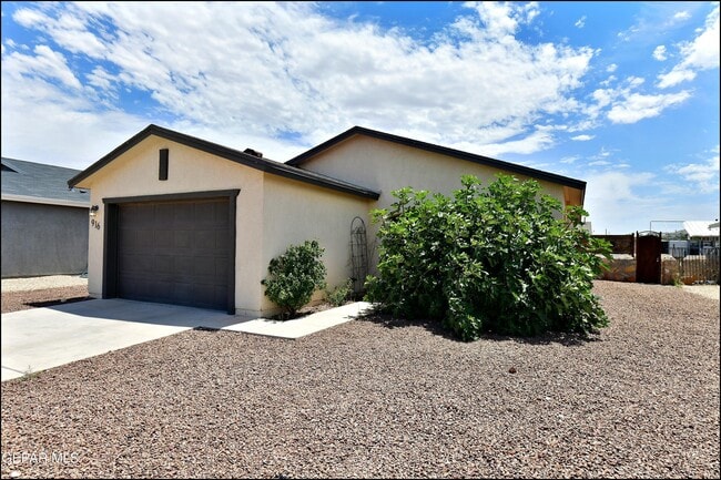 916 Villa Seca Dr