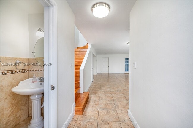 1345 W 71st St