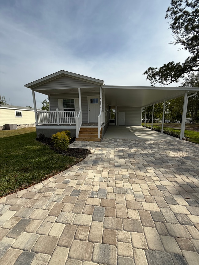 Building Photo - 6702 Lakewood Dr