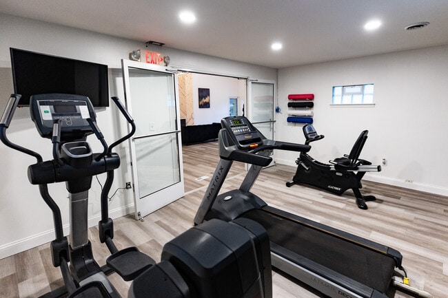 Fitness Center - The Flats of Inkster