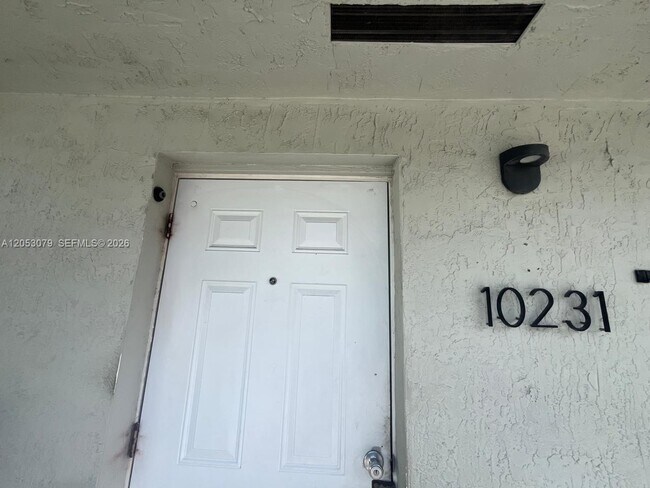 Photo - 10229 SW 173rd St Unit 1