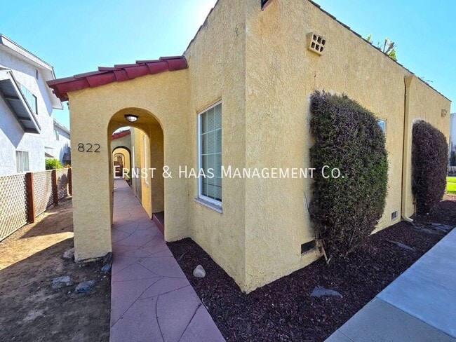 Building Photo - 822 Belmont Ave