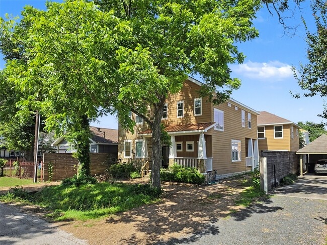 Photo - 603 Archer St