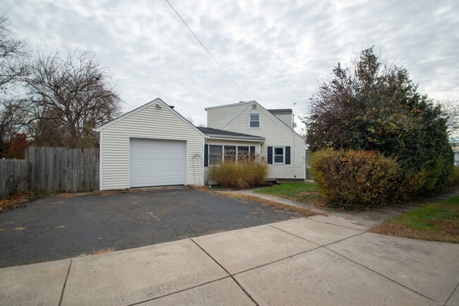 Photo - 38 Wayland Rd