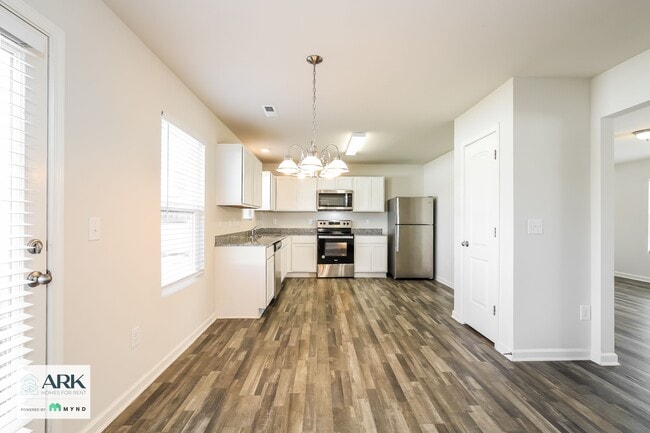 214 Glenoaks Dr