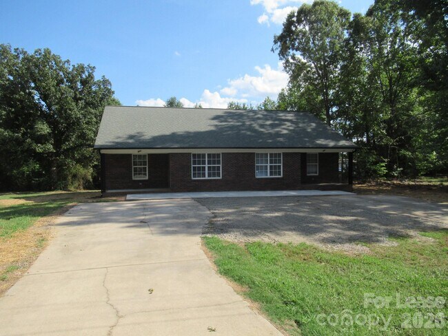 802 Horseshoe Lake Rd