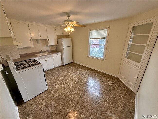 Photo - 125 Beryl Dr