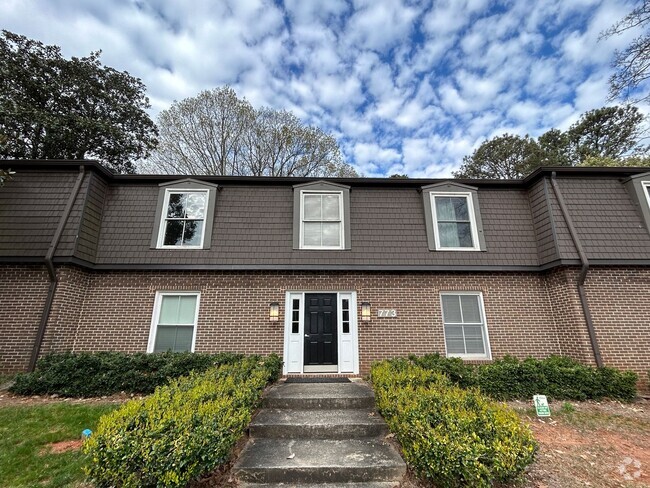 Building Photo - Druid Hills Hidden Gem!  2 Bed-2Bath, Hard... Unit 3 Rental