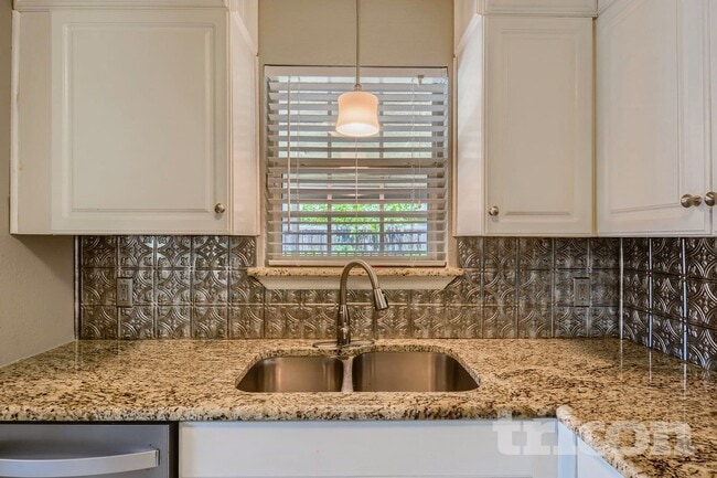 Photo - 901 Anthony St