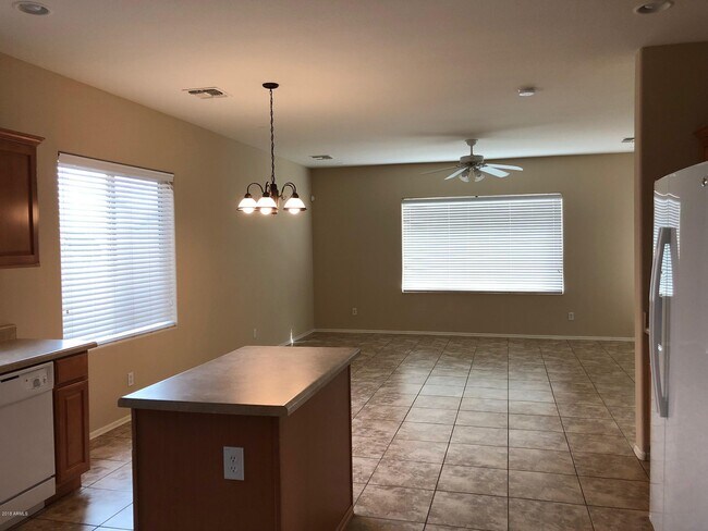 Photo - 11713 W Lincoln St