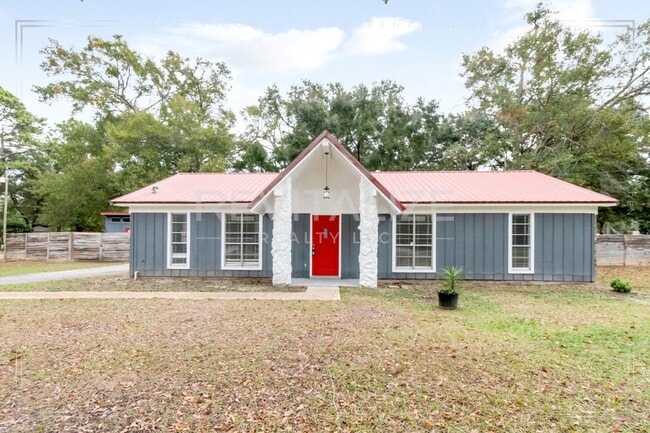 Building Photo - Newly Renovated 3 Bed 2 Bath Home in Theodore!