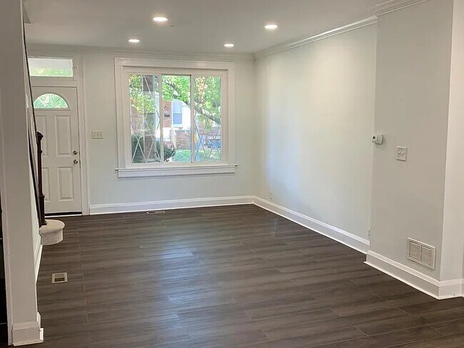 Photo - 2809 Mayfield Ave