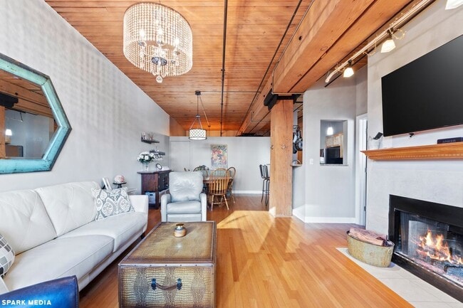Photo - 411 W Ontario St Unit 405
