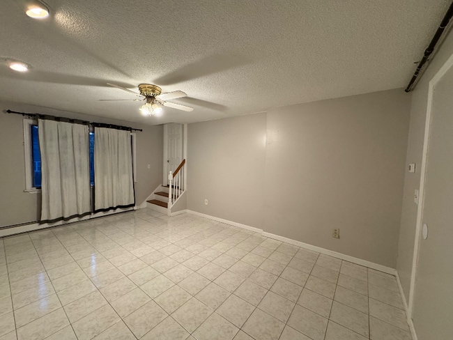 Building Photo - 35 Evers St