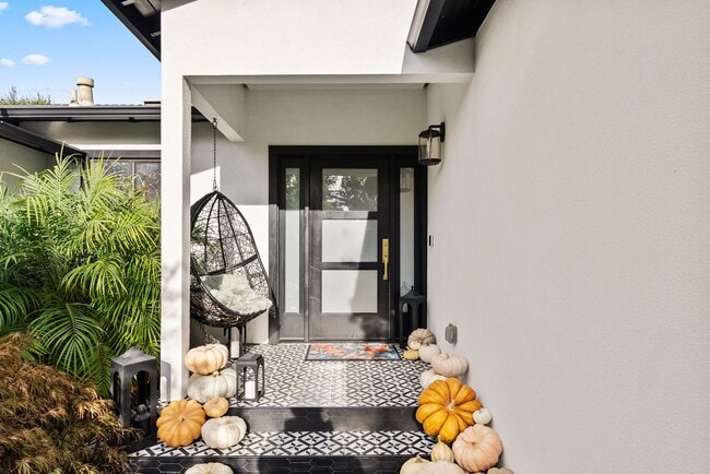 Photo - Designer 4BR Retreat with Pool, Indoor-Outdoor Living, and Prime Menlo Park Location