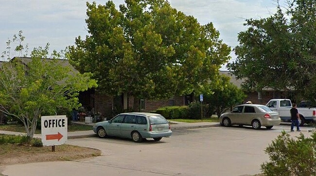 Photo - 900 Harmon Ave