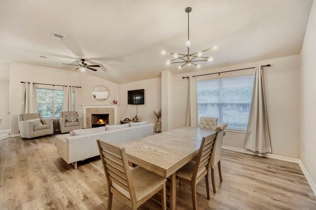 Photo - 1311 Melissa Oaks Ln