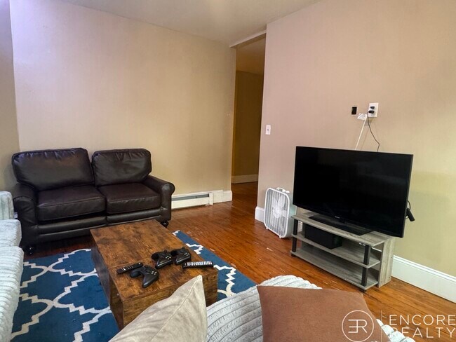 Photo - 44 Hillside St Unit 1