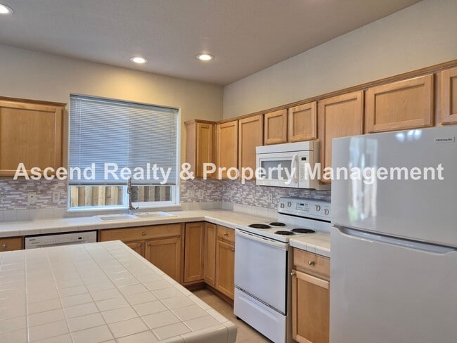 Photo - Beaverton Convenience with Central AC & Attached Garage  Minutes to MAX, Costco, Nike & Parks 1 o...