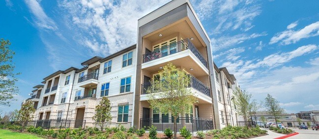 Photo - MAA Market Center