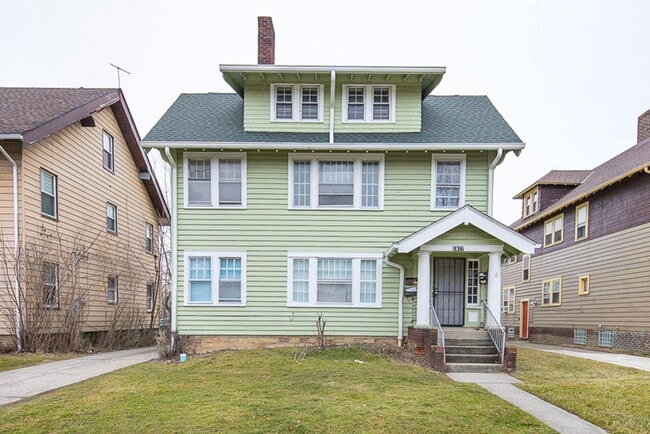 Building Photo - 2827 Avondale Ave Unit 3