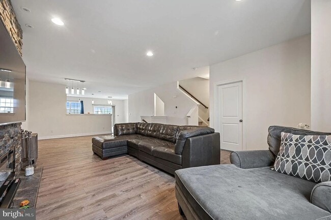 Photo - 1340 Carrick Ct
