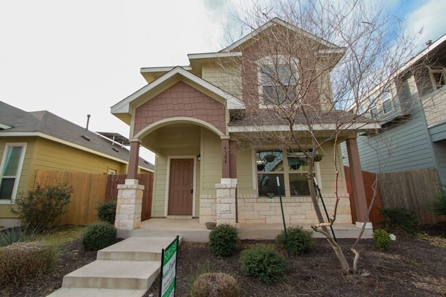 Building Photo - 3 Bedroom, 2.5 Bath Home in East Austin's ... Unit 306